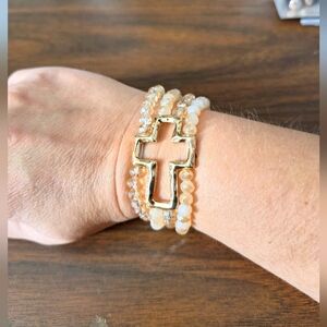 Inspirational bracelet beaded boutique cross bracelet